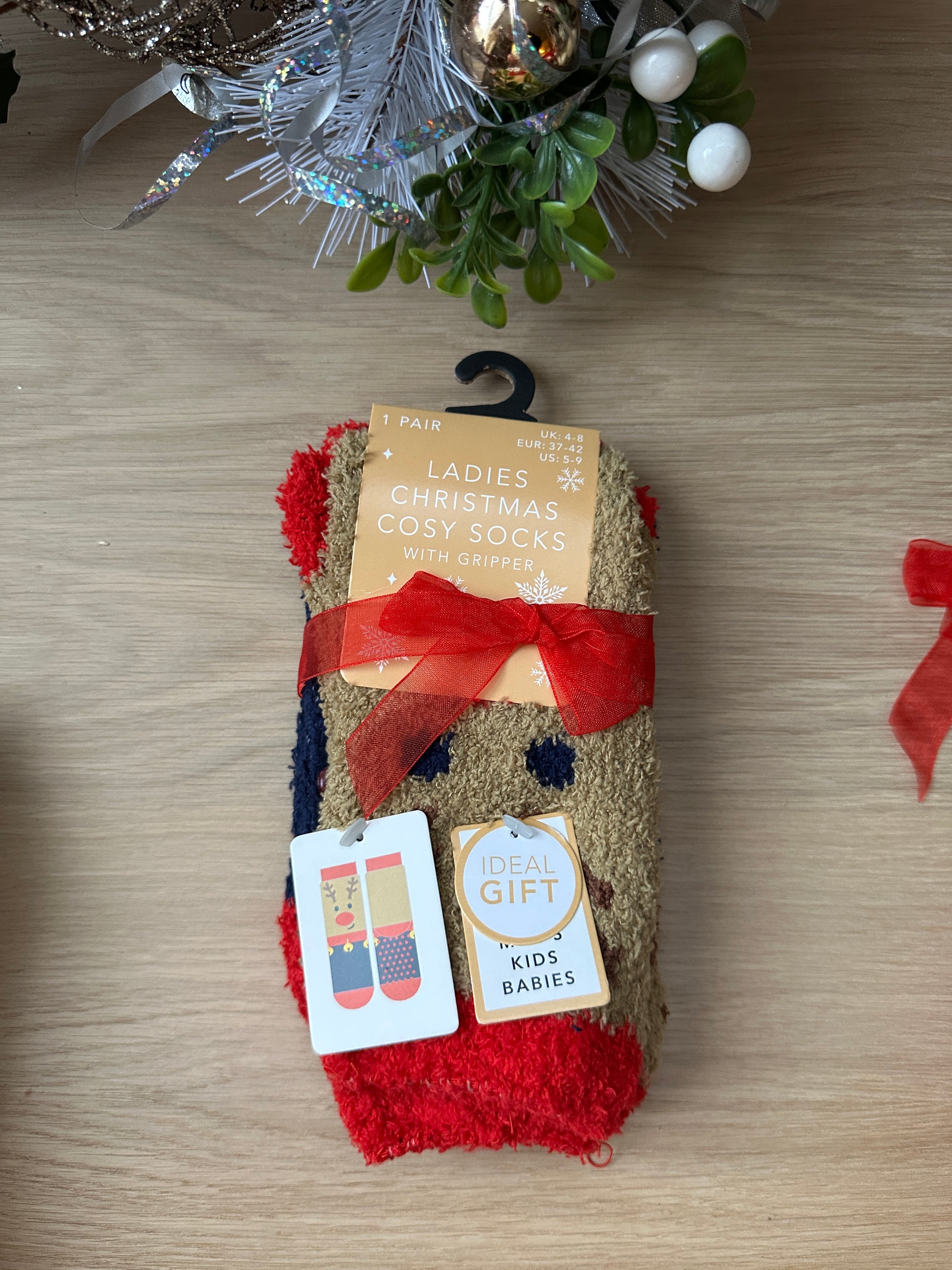 Christmas Cosy Fluffy Socks – Ladies 4–8 & Men 6–11 | Warm Anti-Slip Gripper Socks | 8 Fun Designs (incl. Grinch) Krevana Christmas Cosy Fluffy Socks – Ladies 4–8 & Men 6–11 | Warm Anti-Slip Gripper Socks | 8 Fun Designs (incl. Grinch)