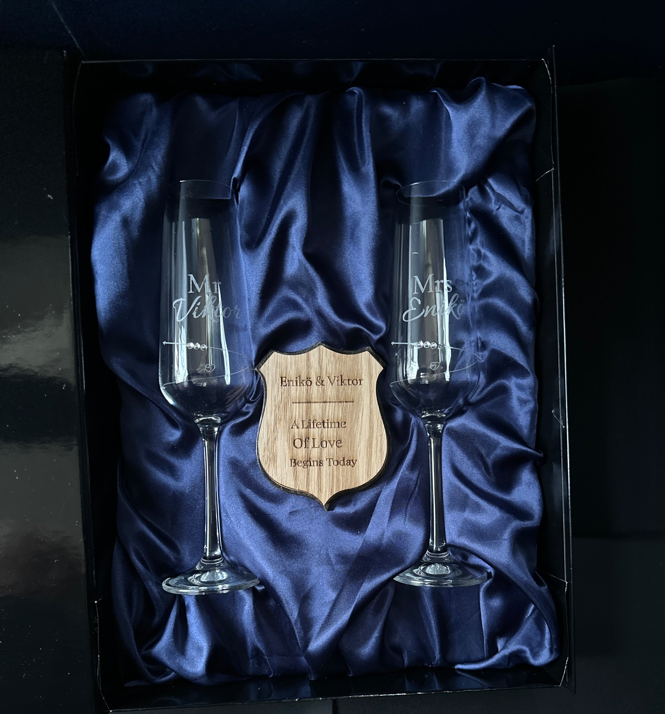 Luxury Personalised Wedding Champagne Glass Set with Plaque – Gift Box