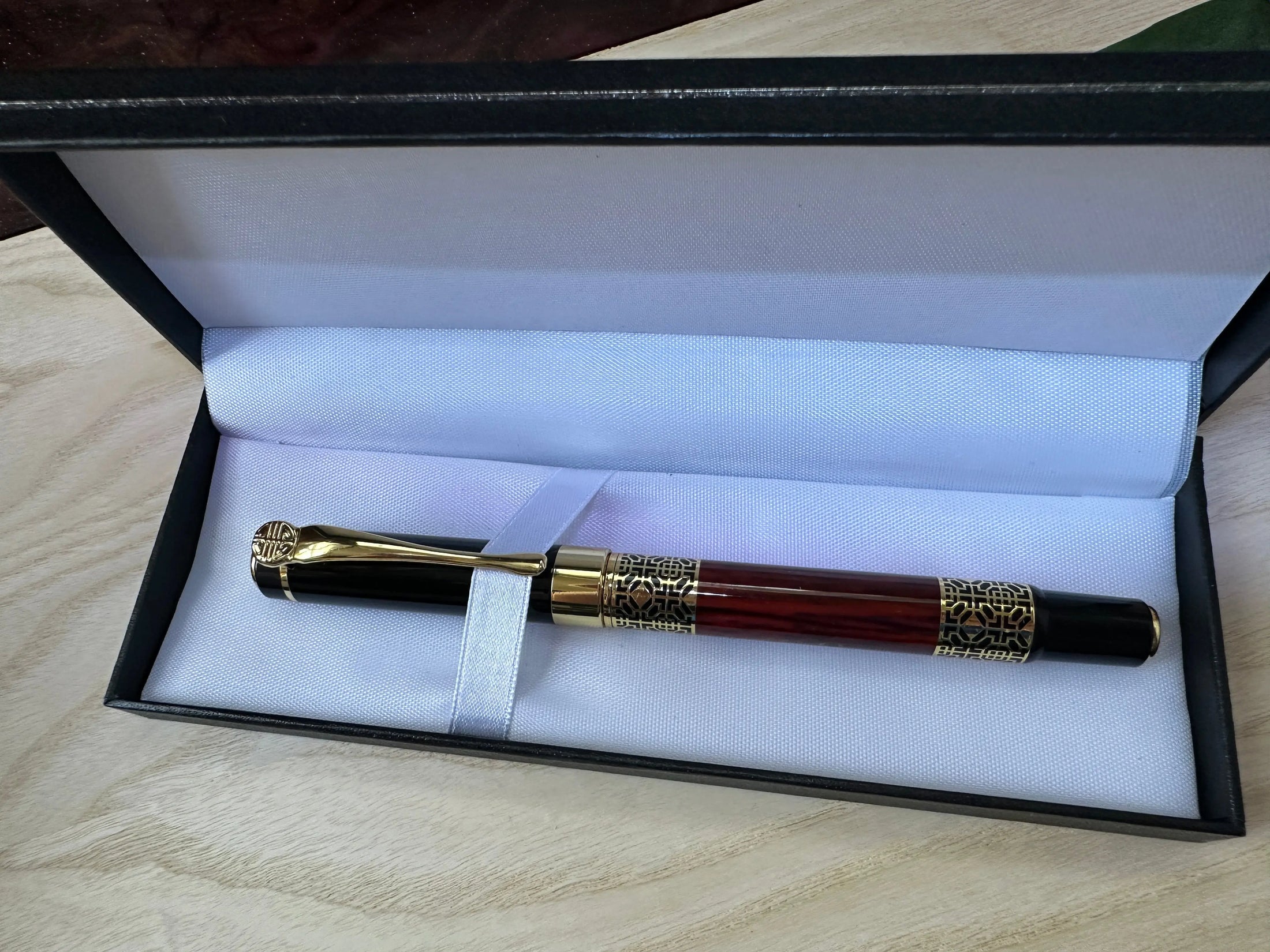 Personalised Luxury Heavyweight rollerball Pen – Black or Rosewood colour, Gold Detailing, Engraved Gift, Refillable Black & Blue Ink Krevana Personalised Luxury Heavyweight rollerball Pen – Black or Rosewood colour, Gold Detailing, Engraved Gift, Refillable Black & Blue Ink