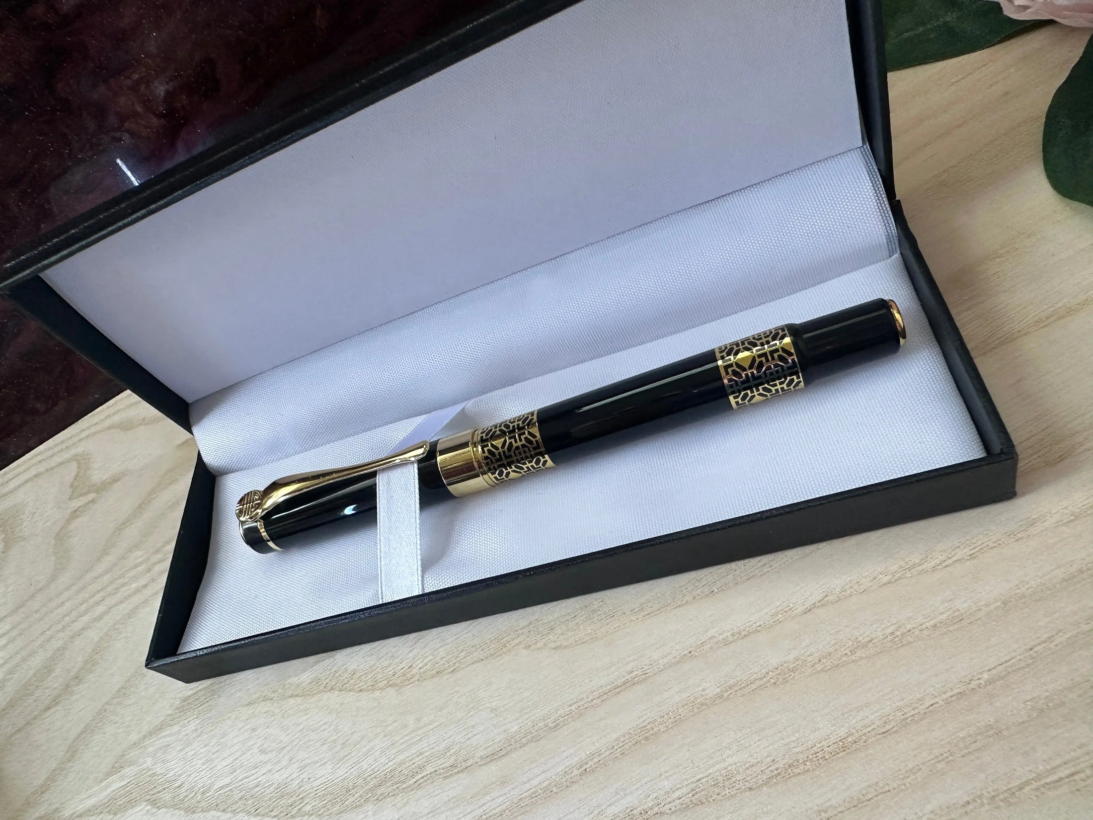 Personalised Luxury Heavyweight rollerball Pen – Black or Rosewood colour, Gold Detailing, Engraved Gift, Refillable Black & Blue Ink Krevana Personalised Luxury Heavyweight rollerball Pen – Black or Rosewood colour, Gold Detailing, Engraved Gift, Refillable Black & Blue Ink